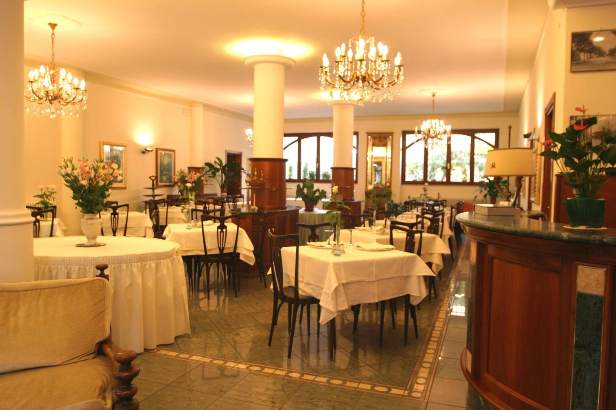 Hotel Pescetto Albenga Exterior foto
